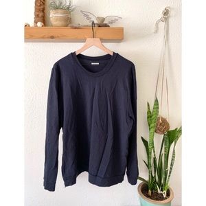 6397 News navy blue top